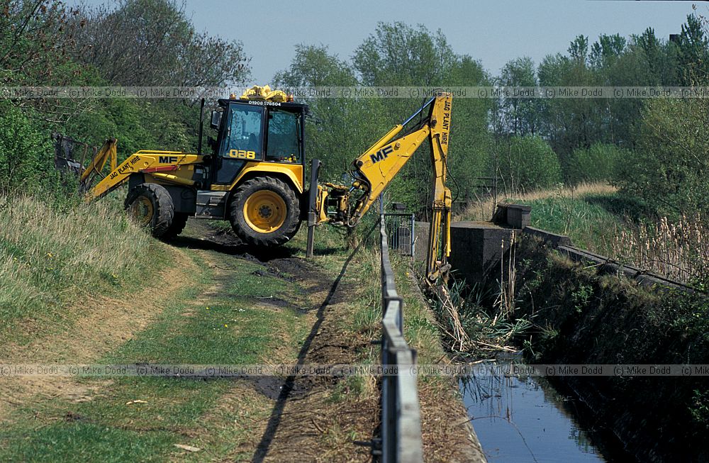 Ditch clearing walton lake Milton Keynes