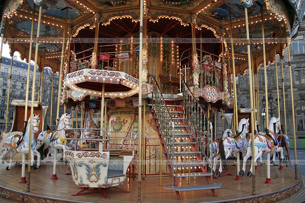 Carosel Hotel de Ville Paris