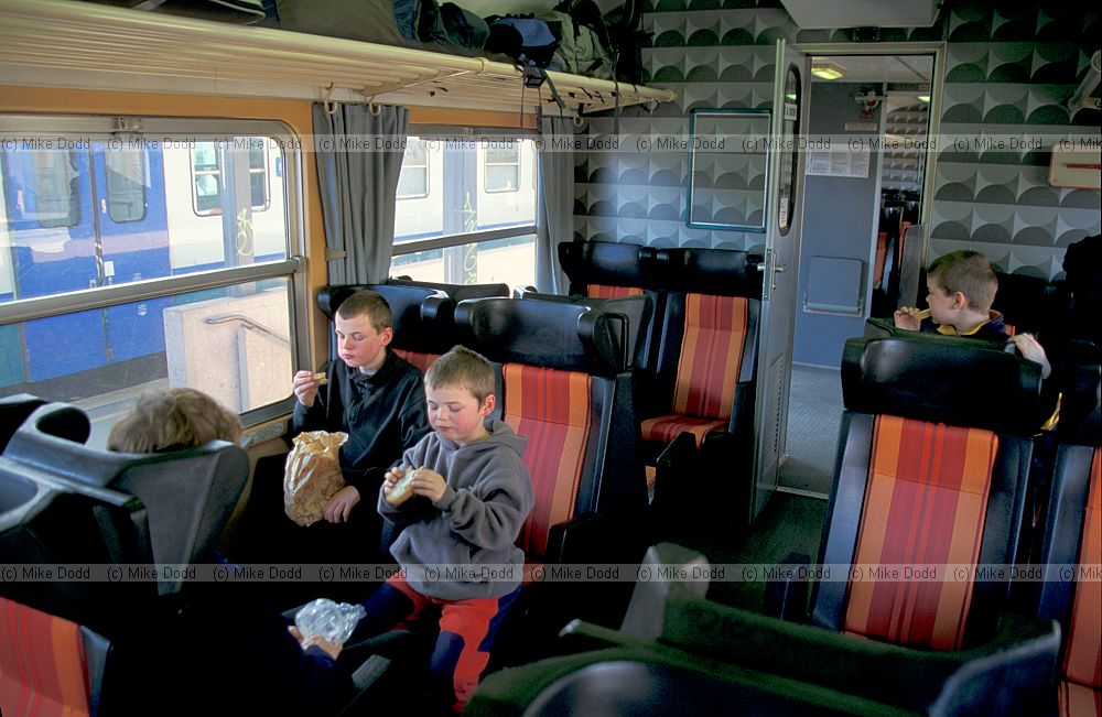 kids in train Lucca