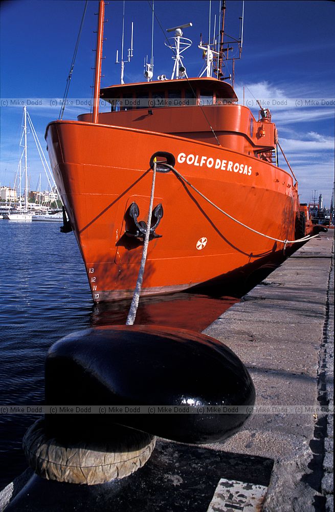 Red tug Barcelona