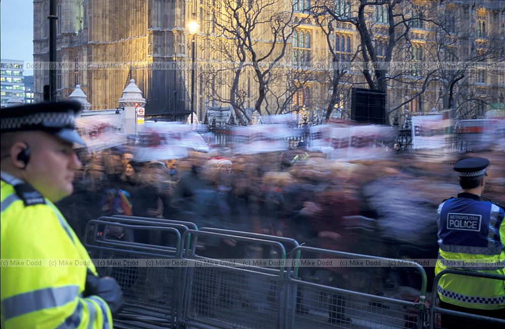 Anti-Bush march (American president) outside houses of parliament