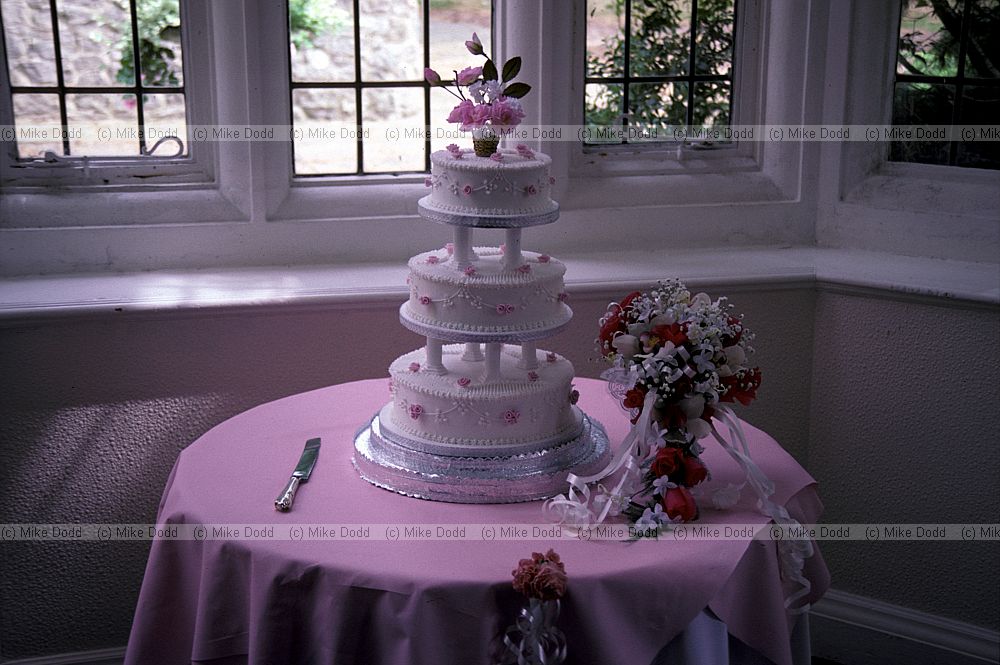 Wedding cake Wye