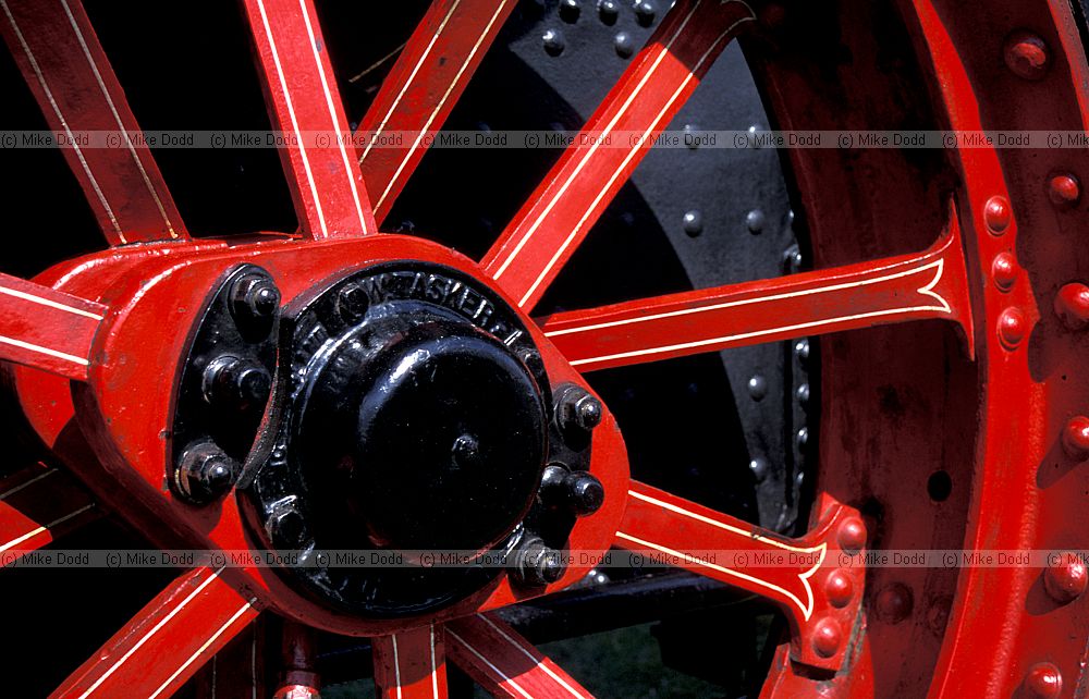Traction engine wheel