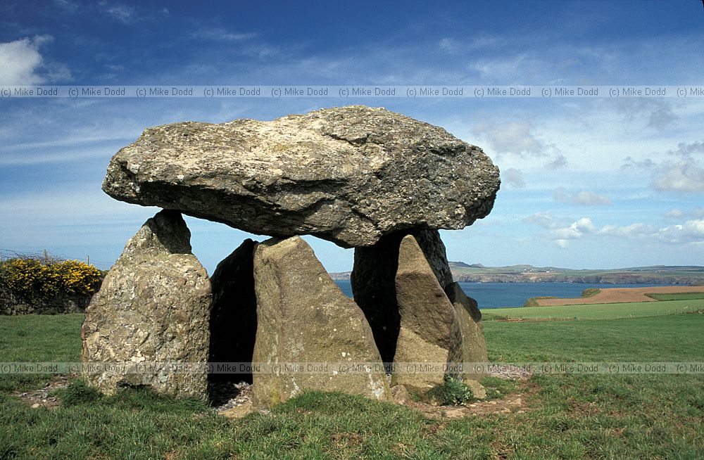 Carreg Sampson Abercastle south Wales