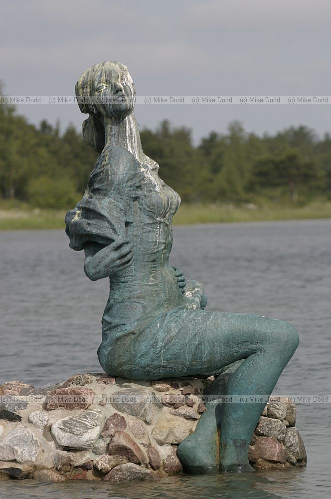 Statue Heltermaa