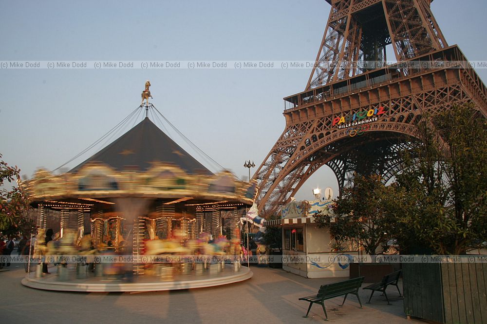 Carosel Eiffel tower Paris