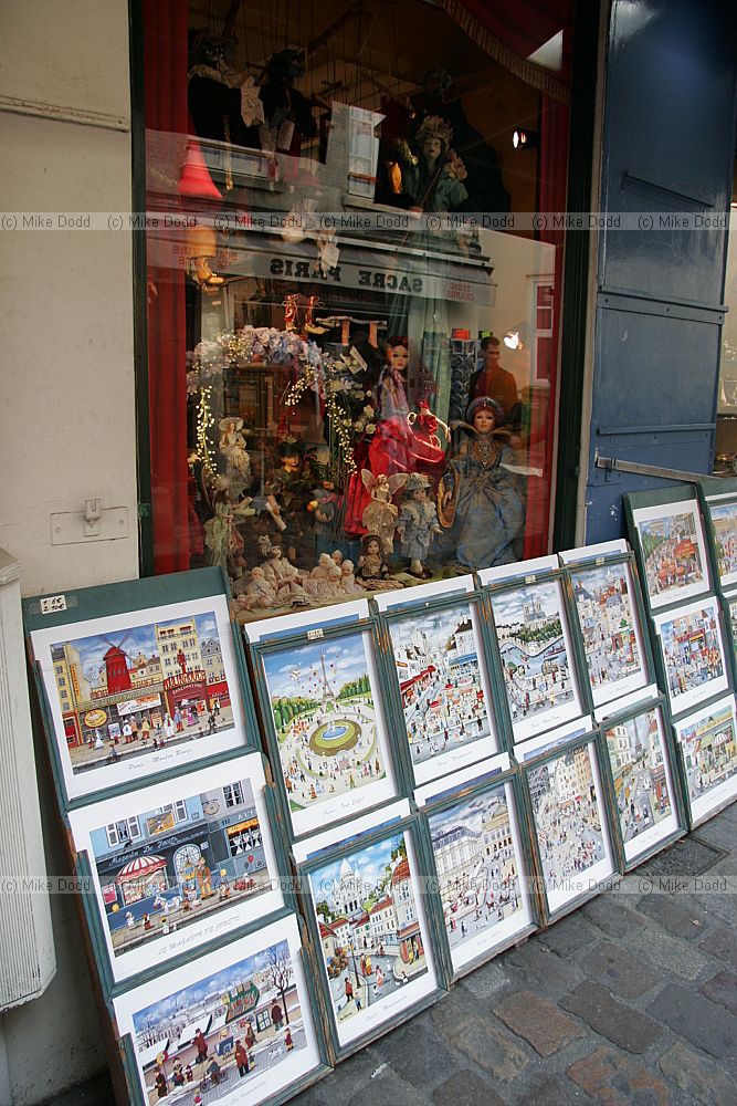Artists and pictures Place du Tertre Montmartre Paris