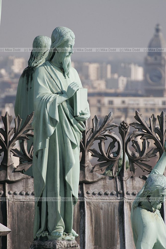 sculpture Notre Dame