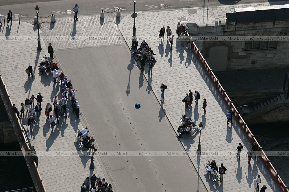 tourists from Notre Dame
