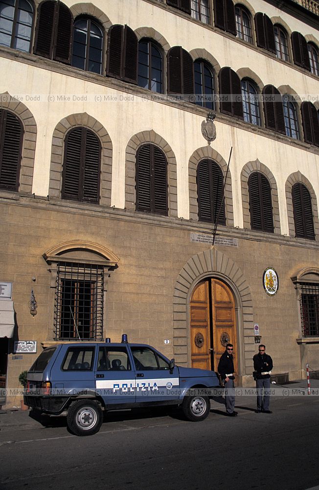 British colsulate in Florence on the day of big anti gulf war II demos