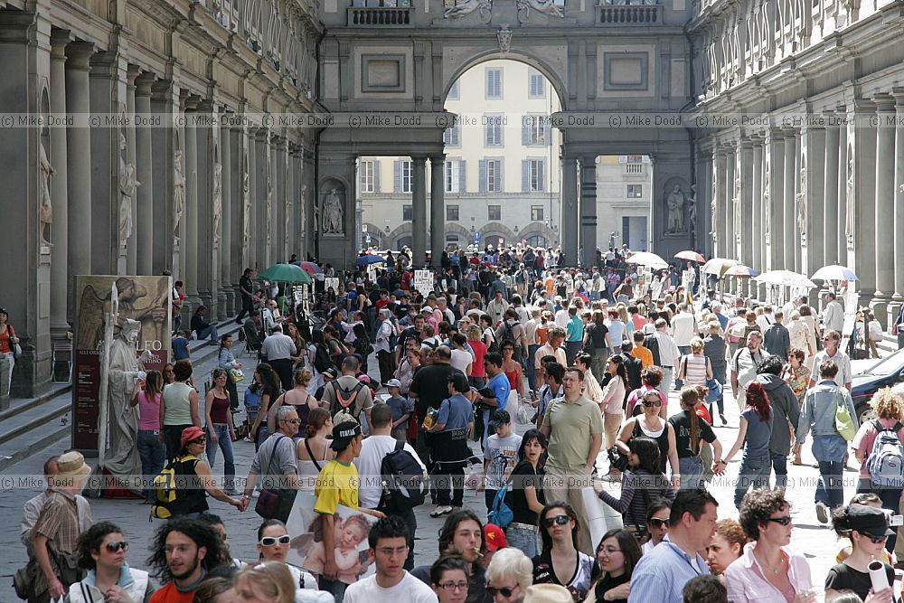 Piazza degli Uffizi full of people Florence