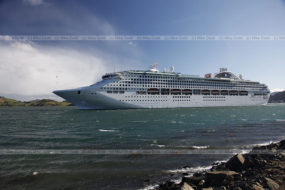 Sun princess leaving Port Chalmers