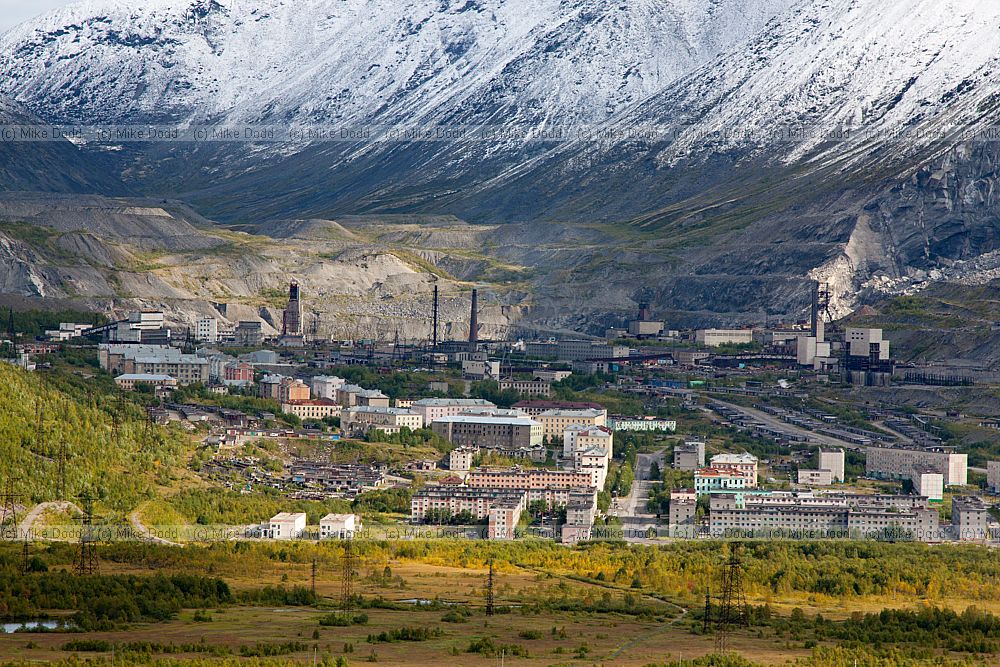 Town called 25km (Kukisvumchorr)