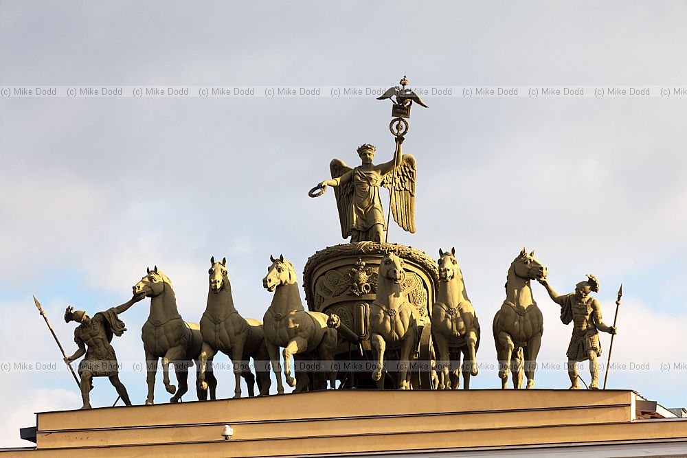 Chariot of victory on arch of general staff building
