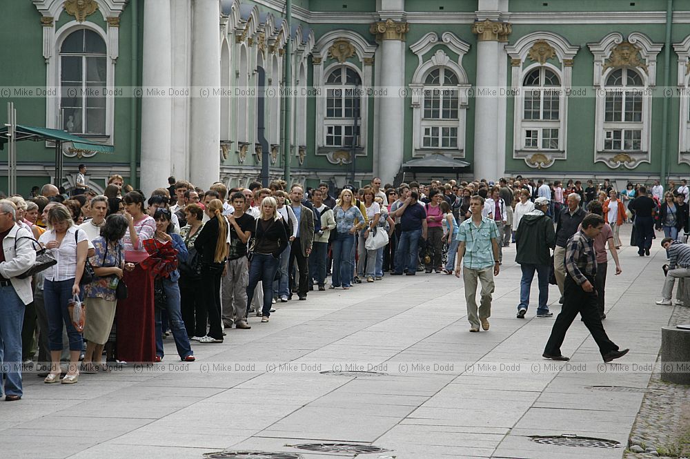 Queue for Hermitage