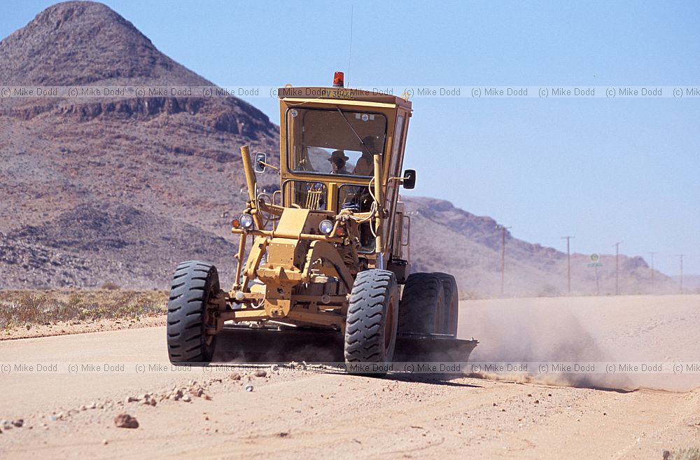 Road scraper near Pofadder