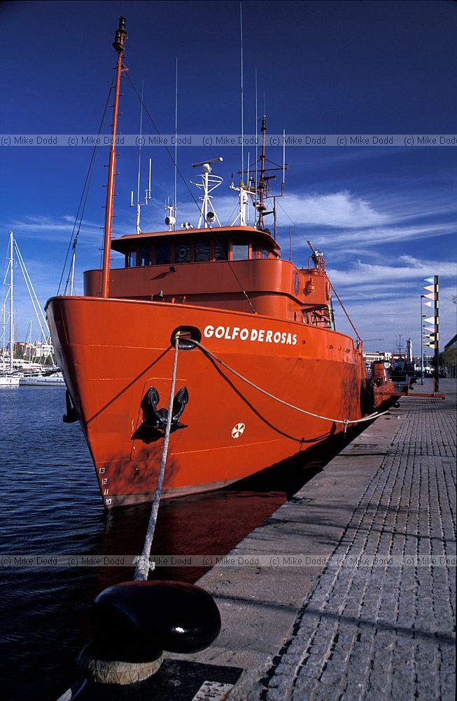 Red tug Barcelona