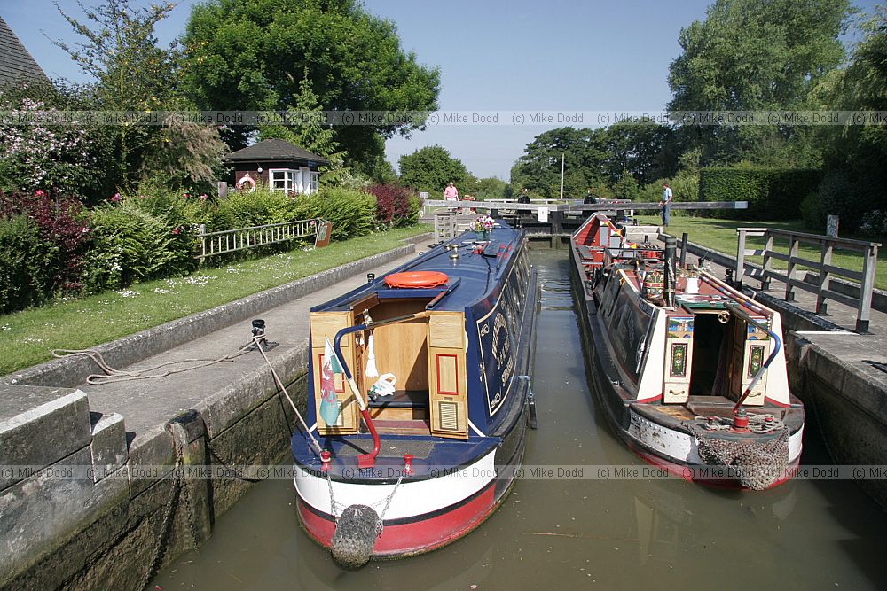 Canalboats in lock on river Thames by Pixy and Yarnton meadows