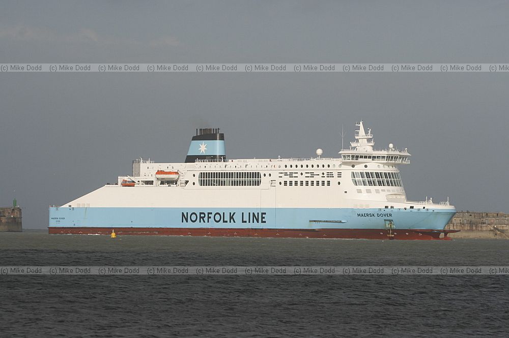 Cross channel ferry