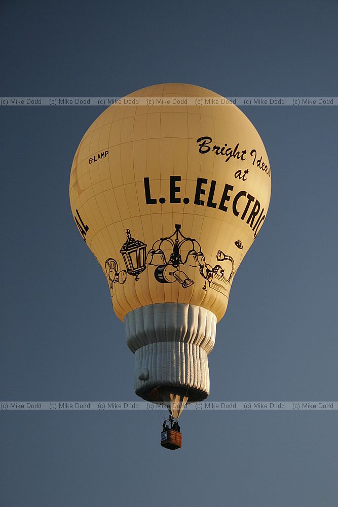L.E.Electrical hot air balloon taking off
