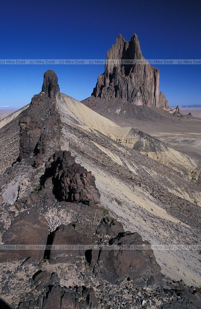 volcanic dyke Ship rock New Mexico